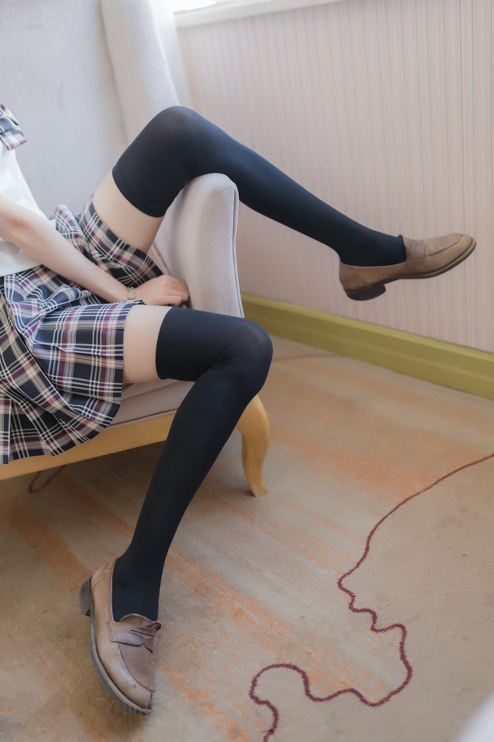 【足趣社区S女王M踩踏教学免费】字母斯慕圈的反差